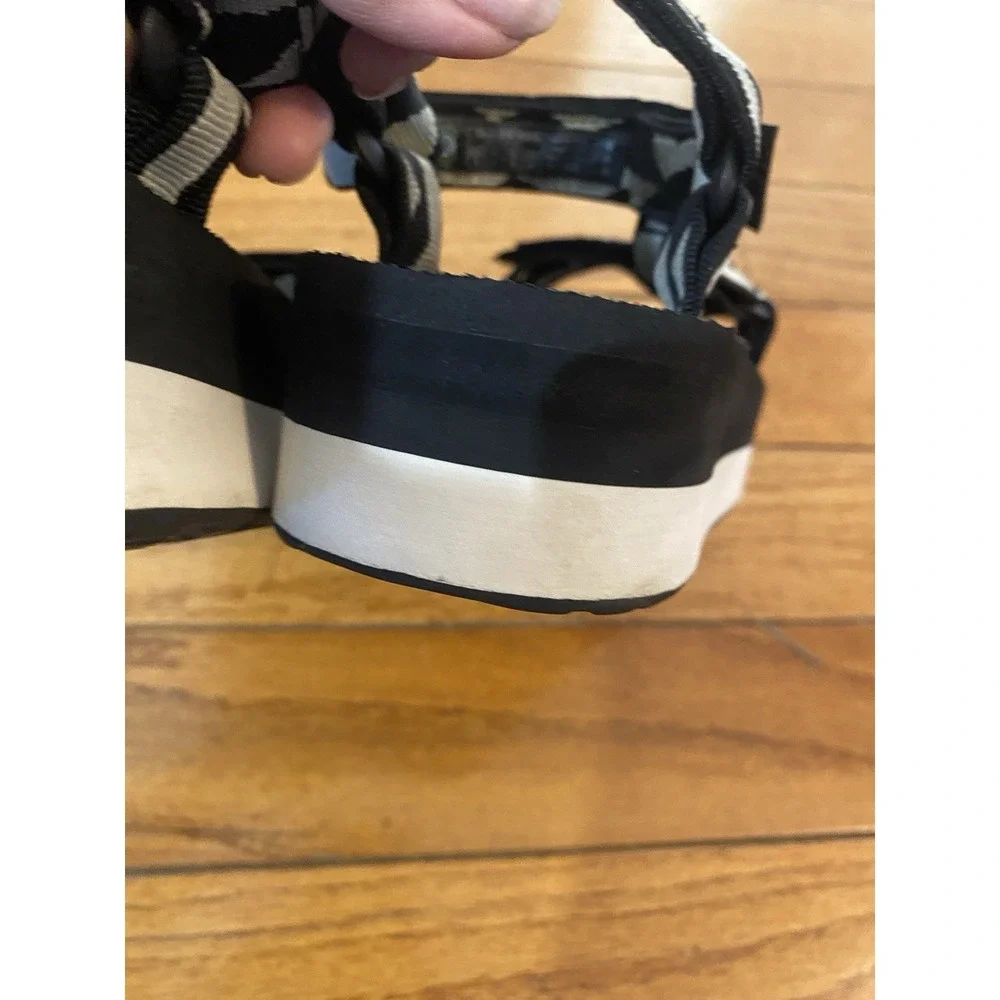 Teva Womens Sandals Flatform Universal Balance Size 8 Platform  Black